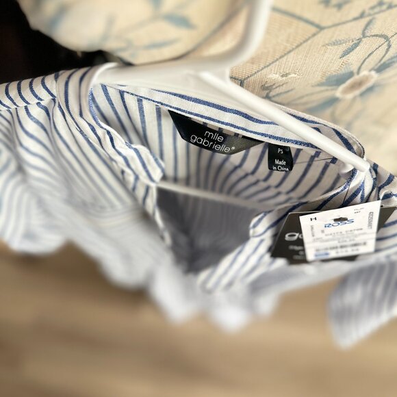 Beautiful, Vibrant, Spring OR Summer Girls Dress! CAN be worn as a Top) - Picture 2 of 7